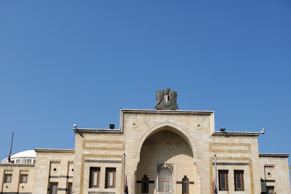تمثيل المرأة السورية سياسيا بين  الشريعة والدستور والواقع العملي