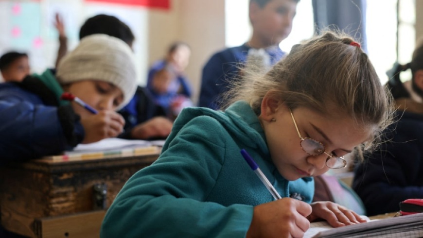 وزير التربية يجيب.. هل سيتم إجراء تعديلات على المناهج السورية الحالية؟