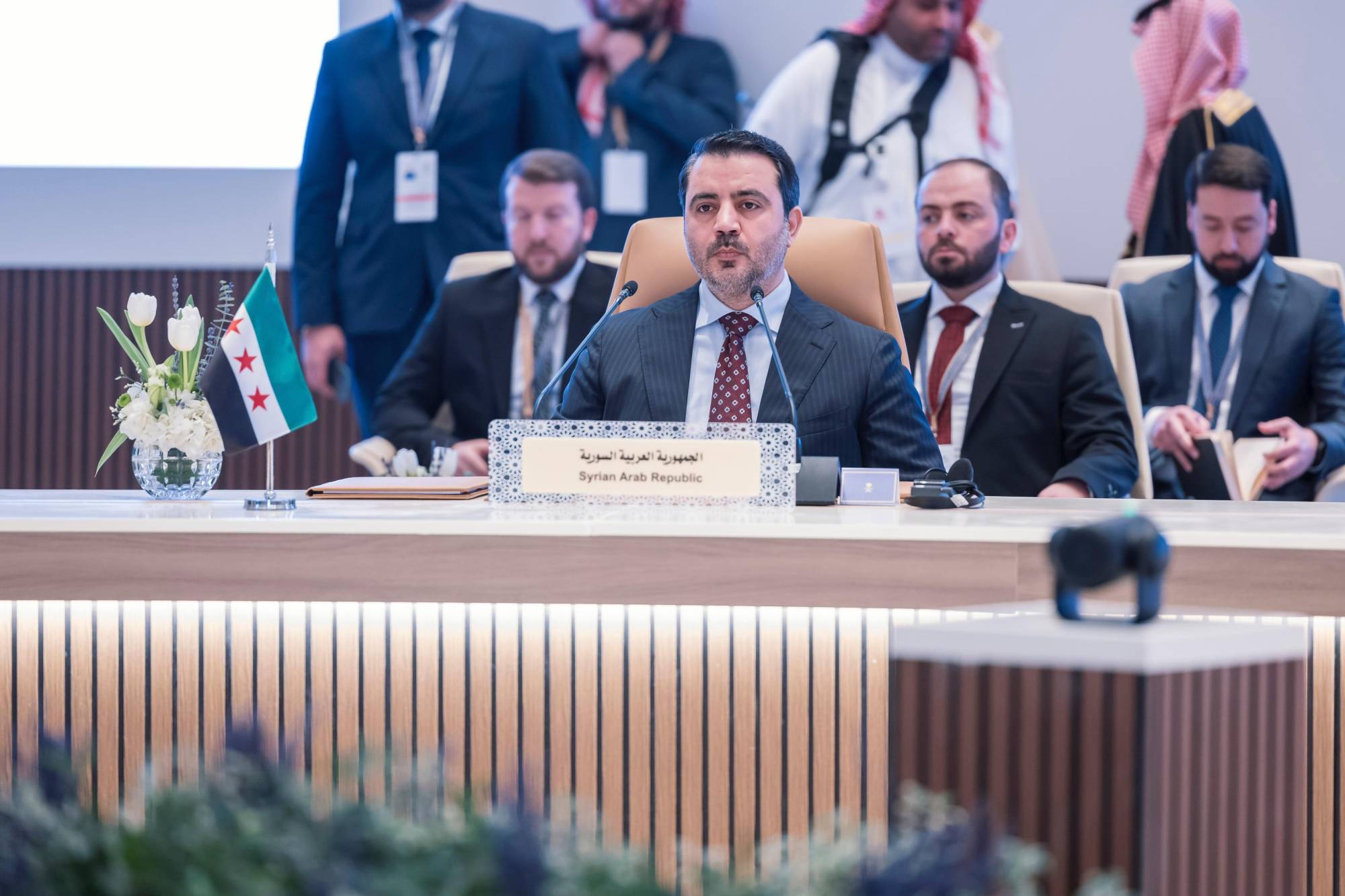 «اجتماع الرياض»: العقوبات تعرقل التنمية... ومستقبل سوريا يصوغه السوريون