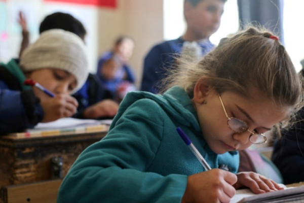 وزير التربية يجيب.. هل سيتم إجراء تعديلات على المناهج السورية الحالية؟